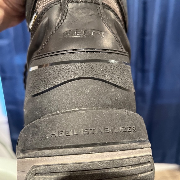 Men’s KEEN 8” work boots size 14 2E - Picture 7 of 10